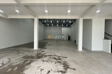 Sal&atilde;o Comercial para alugar - 420m&sup2; - Zona III