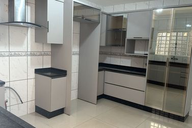 Sobrado &agrave; venda - 270m&sup2; - Zona II