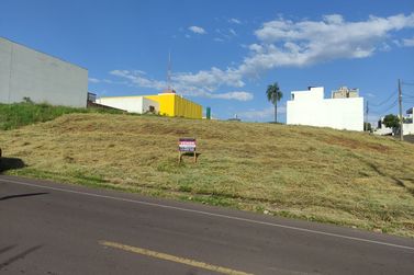 Terreno &agrave; venda - 2056m&sup2; - Jardim Aratimb&oacute;