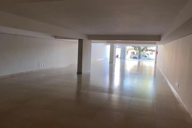 Sala Comercial &agrave; venda - 404m&sup2; - Zona III