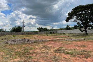 Ch&aacute;cara &agrave; venda - 2500m&sup2; - LAGOA DOURADA