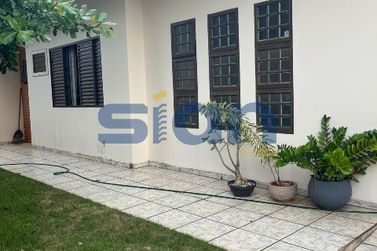 Casa &agrave; venda - 380m&sup2; - Jardim Global