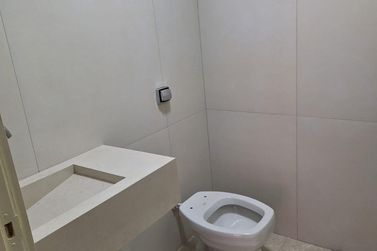Sal&atilde;o Comercial para alugar - 243m&sup2; - Zona I