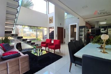 Casa &agrave; venda - 245m&sup2; - Zona IV