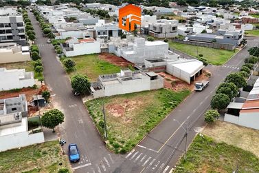 Terreno &agrave; venda - 333m&sup2; - Jardim Colorado