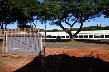 Terreno &agrave; venda - 490m&sup2; - Zona II