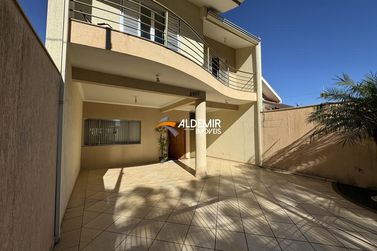 Sobrado &agrave; venda - 198m&sup2; - Zona 5