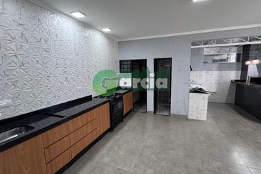 Casa &agrave; venda - 239m&sup2; - Zona I-A
