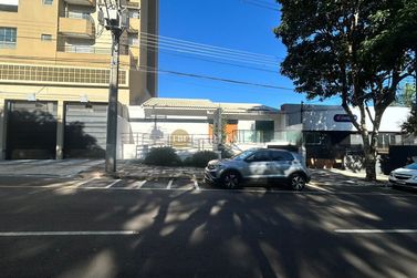 Casa para alugar - 337m&sup2; - Zona I
