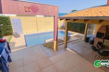 Casa &agrave; venda - 258m&sup2; - Zona II