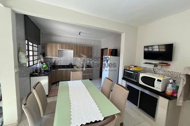 Casa &agrave; venda - 200m&sup2; - Jd Los Angeles