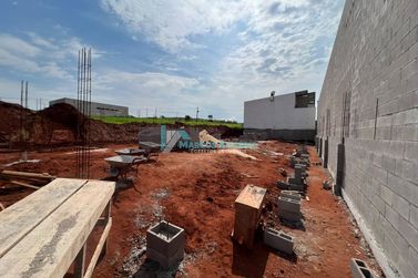 Sal&atilde;o Comercial &agrave; venda - 470m&sup2; - Zona III