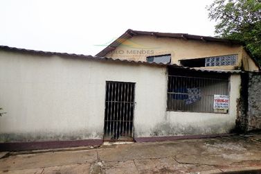 Casa &agrave; venda - 90m&sup2; - CONJUNTO RESIDENCIAL C&Oacute;RREGO LONGE