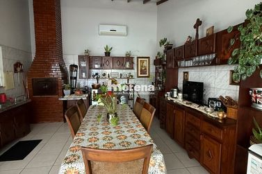 Casa &agrave; venda - 213m&sup2; - Jardim Primavera