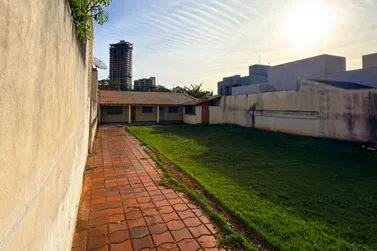 Terreno &agrave; venda - 130m&sup2; - Zona II