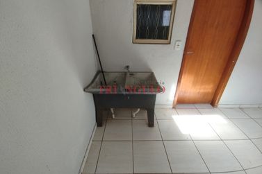 Casa para alugar - 111m&sup2; - JARDIM TROPICAL