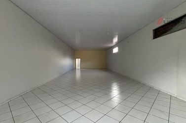 Sal&atilde;o Comercial para alugar - 245m&sup2; - Zona V