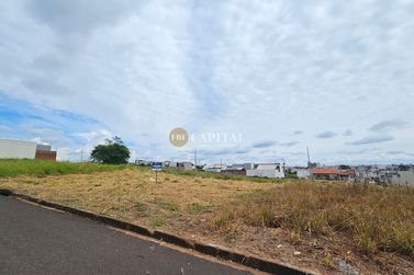 Terreno &agrave; venda - 214m&sup2; - Jardim Aeroporto