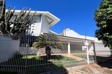 Casa &agrave; venda - 334m&sup2; - Jardim Lisboa