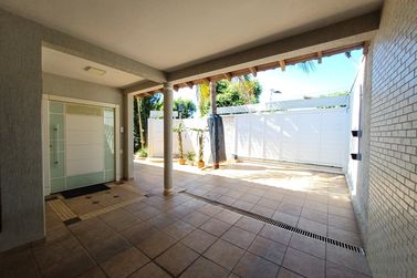 Casa &agrave; venda - 420m&sup2; - Zona I