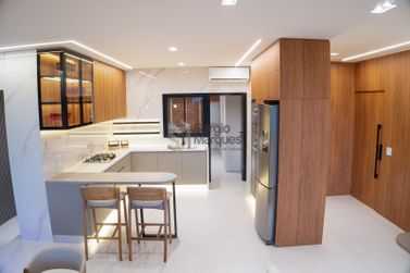 Apartamento &agrave; venda - 288m&sup2; - Av. Rotary