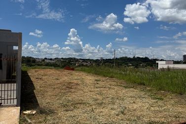 Terreno &agrave; venda - 140m&sup2; - Jardim Portugal
