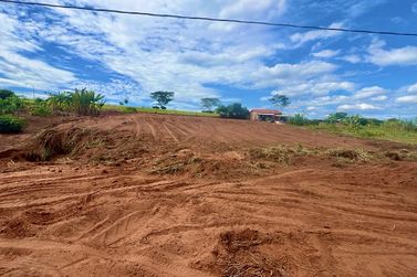 Ch&aacute;cara &agrave; venda - 2000m&sup2; - Pr&oacute;ximo Haras Two Brothers