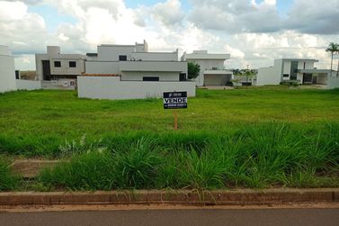 Terreno &agrave; venda - 243m&sup2; - Paysage Essenza Condom&iacute;nio