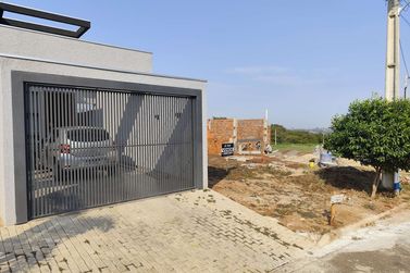 Terreno &agrave; venda - 184m&sup2; - Parque Tarum&atilde;