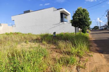 Terreno &agrave; venda - 192m&sup2; - Jardim Trianon