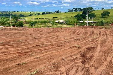 Ch&aacute;cara &agrave; venda - 2000m&sup2; - Pr&oacute;ximo Haras Two Brothers