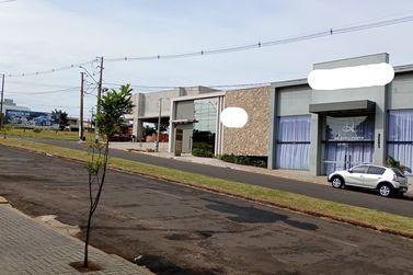 Sal&atilde;o Comercial para alugar - 180m&sup2; - Parque Residencial da G&aacute;vea