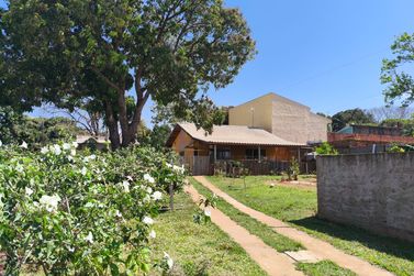 Casa &agrave; venda - 100m&sup2; - Centro