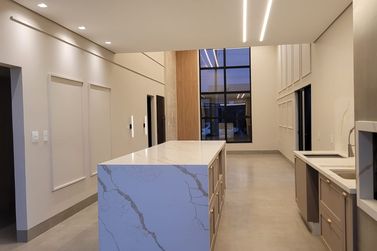 Casa &agrave; venda - 197m&sup2; - Jd. Interlagos 2