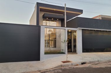 Casa &agrave; venda - 197m&sup2; - Jd. Interlagos 2