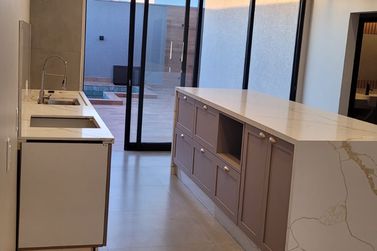 Casa &agrave; venda - 197m&sup2; - Jd. Interlagos 2