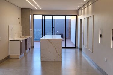 Casa &agrave; venda - 197m&sup2; - Jd. Interlagos 2