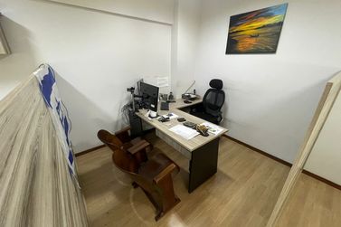 Sala Comercial &agrave; venda - 53m&sup2; - Zona I