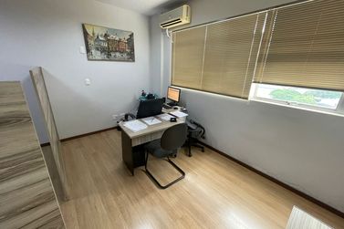 Sala Comercial &agrave; venda - 53m&sup2; - Zona I