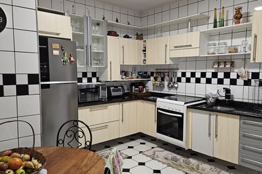 Sobrado &agrave; venda - 206m&sup2; - Zona VII