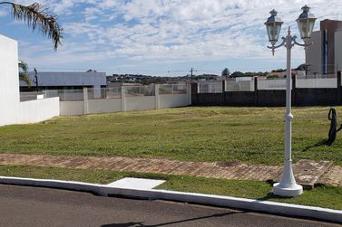 Terreno &agrave; venda - 982m&sup2; - Zona 3