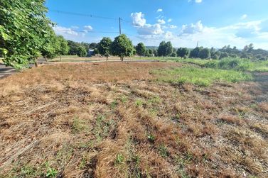 Terreno para alugar - 324m&sup2; - viena III