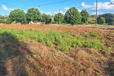 Terreno para alugar - 324m&sup2; - viena III