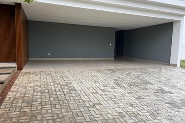 Casa &agrave; venda - 241m&sup2; - Zona VII