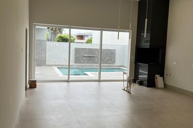 Casa &agrave; venda - 241m&sup2; - Zona VII