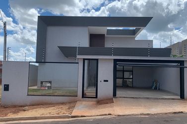 Casa &agrave; venda - 218m&sup2; - Parque Residencial da G&aacute;vea