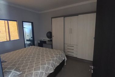 Casa &agrave; venda - 96m&sup2; - Parque Colina Verde