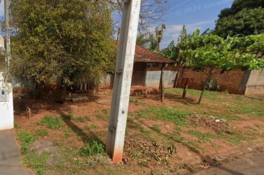 Terreno &agrave; venda - 600m&sup2; - Centro 