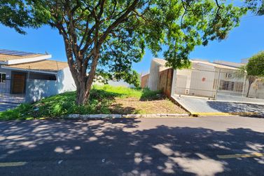 Terreno &agrave; venda - 252m&sup2; - Parque do Lago