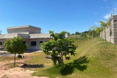 Ch&aacute;cara &agrave; venda - 2000m&sup2; - Pica Pau Amarelo